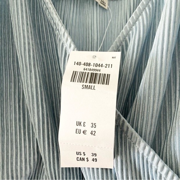 NWT Abercrombie & Fitch Top Ribbed Pastel‎ Metallic Sheen V Neck Peplum S - Picture 3 of 5